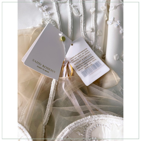 $17,500 Saiid Kobeisy Beaded Tulle, Silk Thread & Organza Flowers Runway Gown - Picture 13 of 13